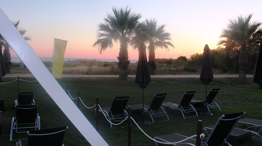 Vista frontal de Kanguro Chiringuito & Beach Club en Costa Ballena