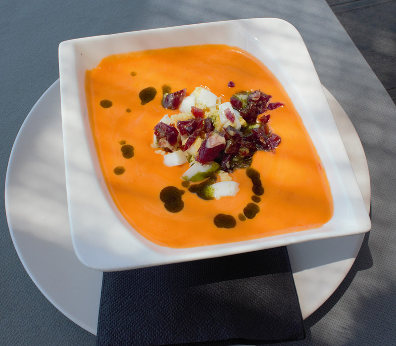 Plato de la carta del chiringuito Kanguro en Costa Ballena
