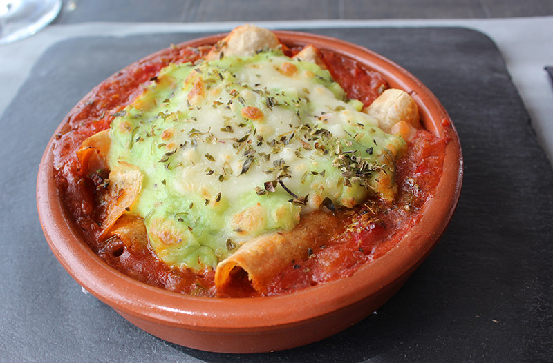 Plato de la carta del chiringuito Kanguro en Costa Ballena