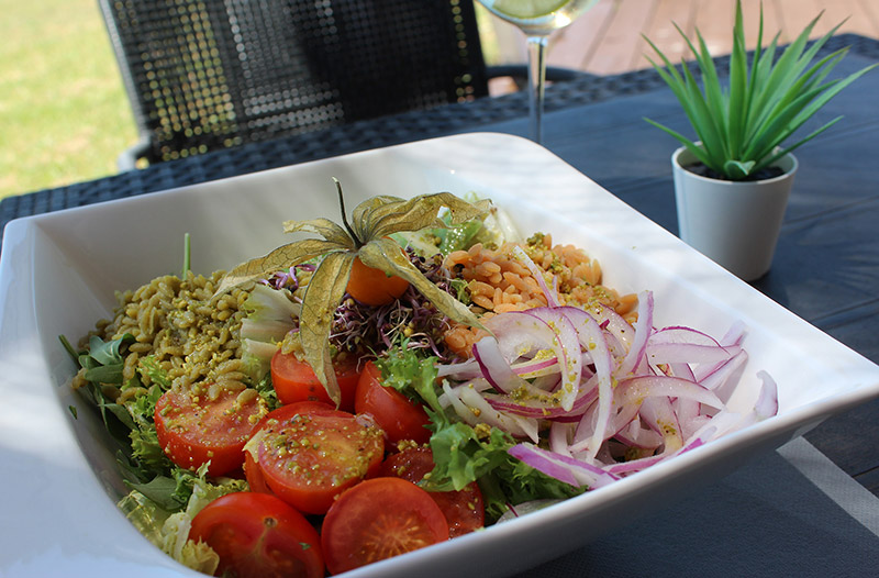 Plato de la carta del chiringuito Kanguro en Costa Ballena